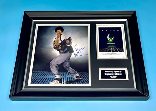 Sigourney Weaver Signed Photo In Luxury Handmade Wooden Frame With Photo Proof & AFTAL Member Certificate Of Authenticity Autograph Movie Film TV Memorabilia Alien Poster