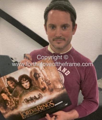 Elijah Wood Signed Lord Of The Rings Photo In Luxury Handmade Wooden Frame & AFTAL Member Certificate Of Authenticity Movie Film TV Autograph Memorabilia Poster