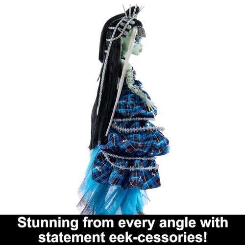 Monster High Frankie Stein Doll with Original Sculpt, Stitched in Style Collector Doll with Deconstructed Gown and Sewing-Inspired Accessories, HRL66