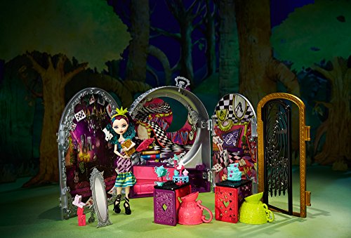 Ever After High Way Too Wonderland High and Raven Queen Playset