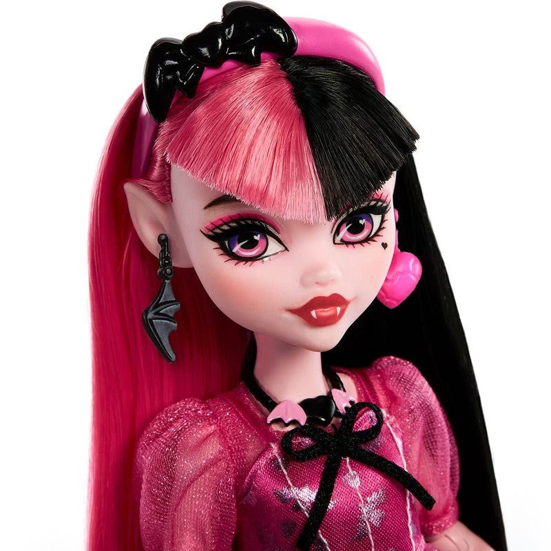 Monster High 2022 Day Out - MTHKY71 - 25cm Articulated Doll - Draculaura Character