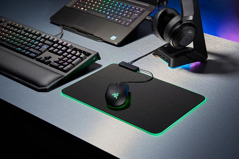 Razer Goliathus Chroma - Soft Gaming Mouse Mat with RGB Lighting (Cable Holder, Fabric Surface, Non-Slip, Quilted Edge, Optimized for all Mice) Black