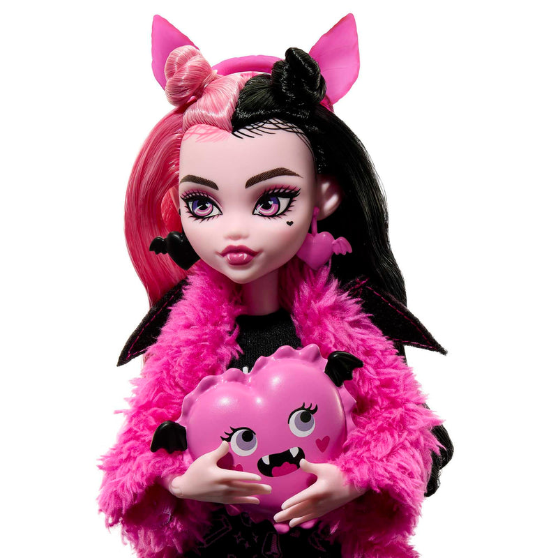 Monster High Doll and Sleepover Accessories, Draculaura Doll Pet Bat Count Fabulous, Creepover Party, HKY66