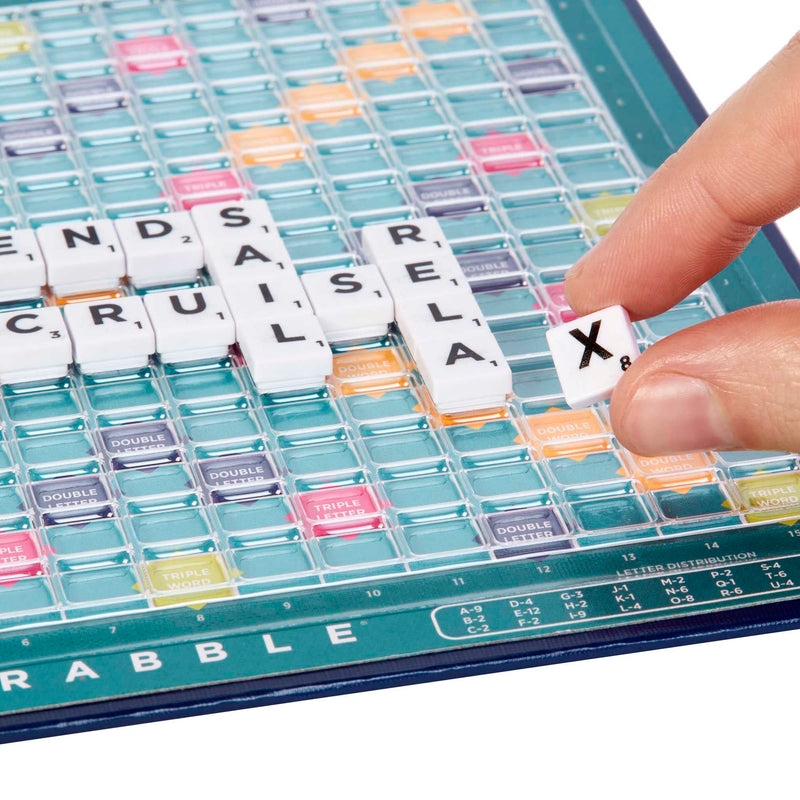 Mattel Games Scrabble Travel Game, Portable and Compact, 2-4 Players, Includes Playing Board, 4 Racks, 100 Letter Tiles, a Tile Bag, and Rules, 10Y+, CJT11(Packaging May Vary)