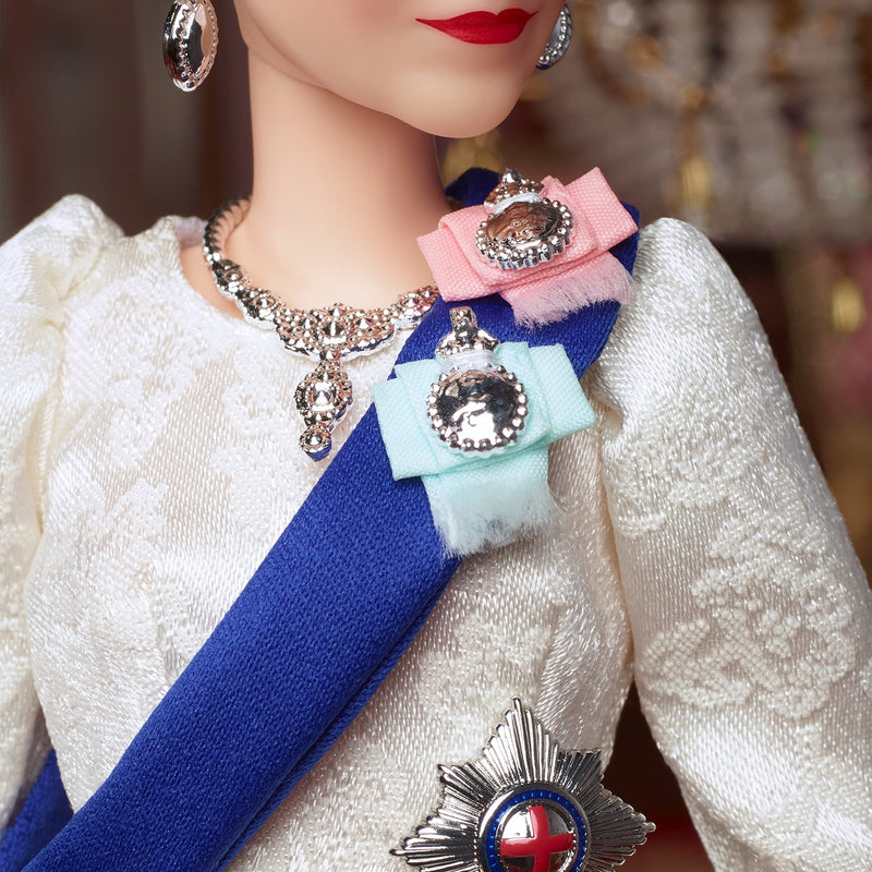 Barbie Signature Queen Elizabeth II Platinum Jubilee Doll, Gift for Collectors