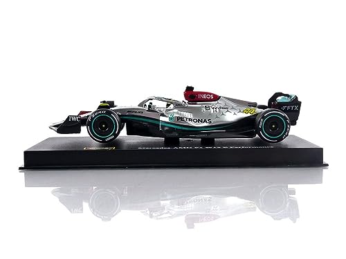 Bburago B18-38066H Formula 1 MB W13 E Performance (2022) with Helmet Hamilton 1:43 Scale Die-Cast Collectible Race Car, Assorted Colours