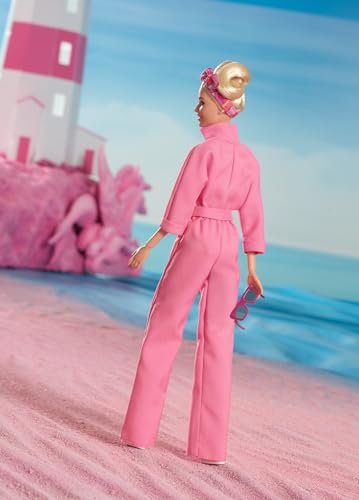 Barbie THE MOVIE, Margot Robbie as Barbie Doll from the movie, wearing pink jumpsuit, sunglasses and hairscarf, HRF29