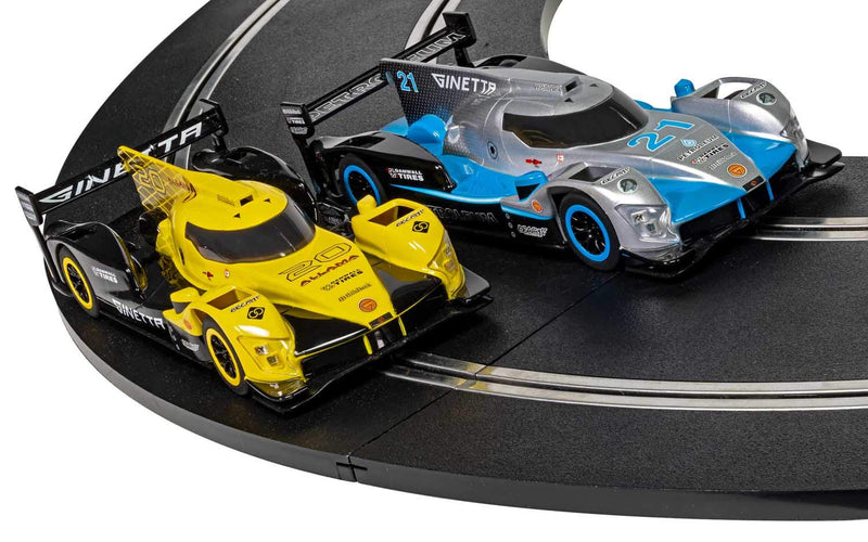 Scalextric Ginetta Racers Race Set - Electric Race Car Track Set for Ages 5+, Slot Car Race Tracks - Includes: 2x Cars, Track, 1x Powerbase & 2x Controllers - 1:32 Scale Race Sets